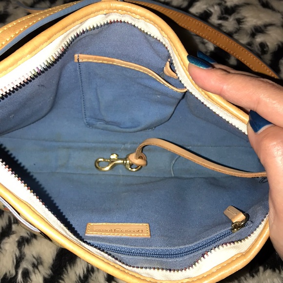 Dooney & Bourke Rainbow 🌈 signature Cream handbag with Rainbow zipper - Picture 5 of 7